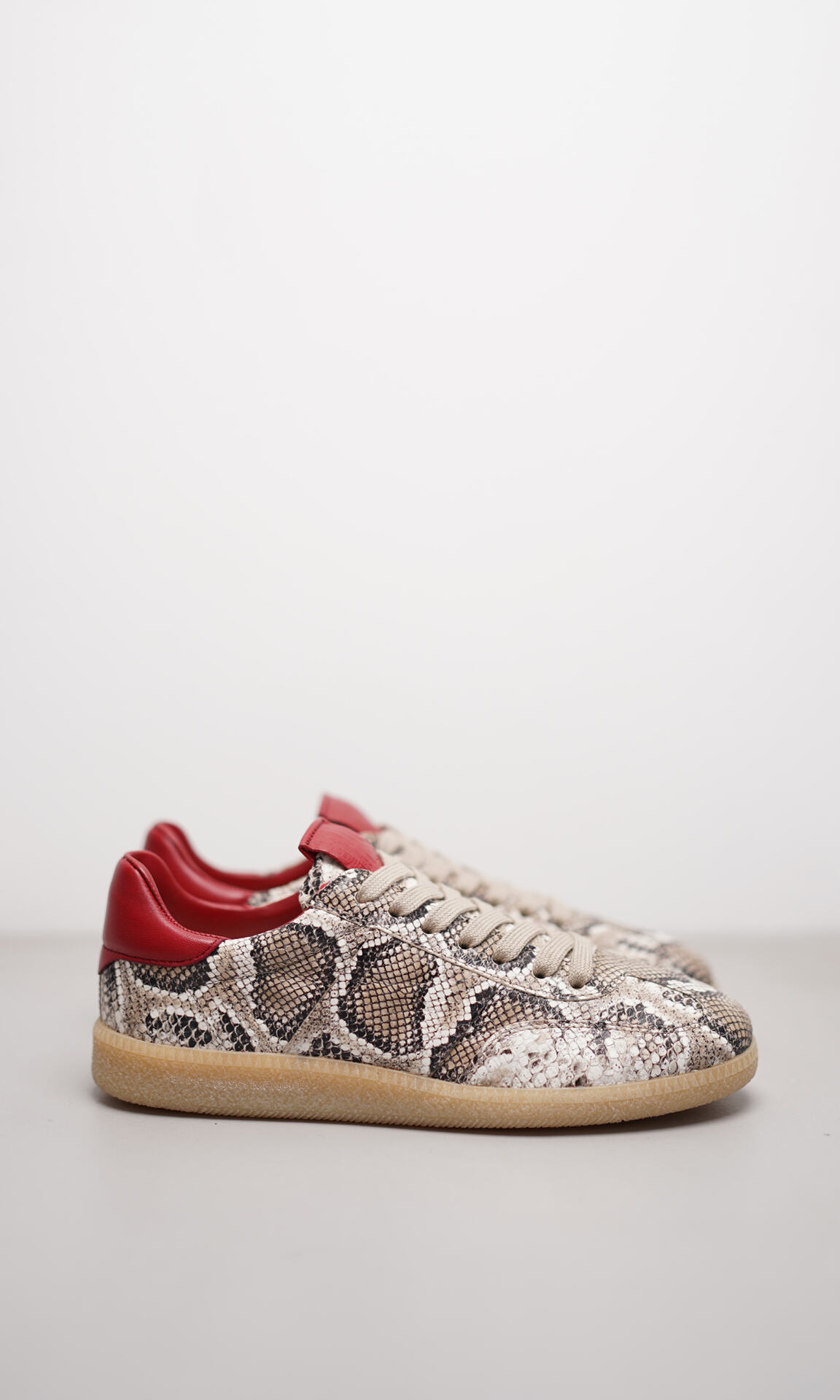 SNEAKER Crack